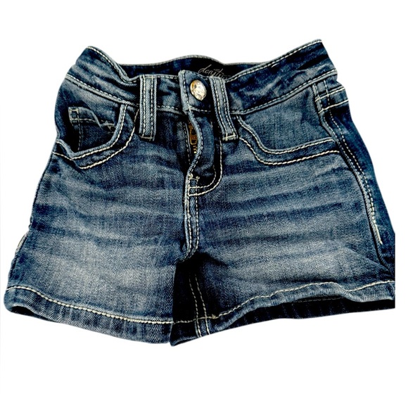 Daytrip Girl’s Shorts Size 5. From The Buckle. Bling, Dark Wash. Style #BTK168. - Picture 1 of 5